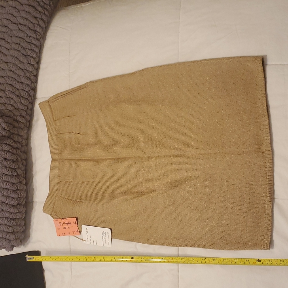 Marie St. John knit skirt
